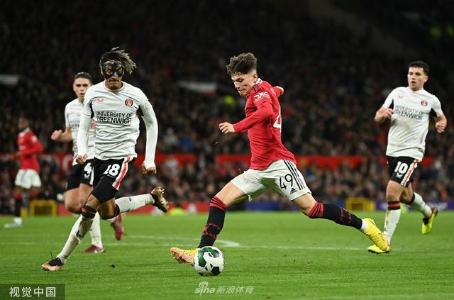 于艺术与社 于艺术与社