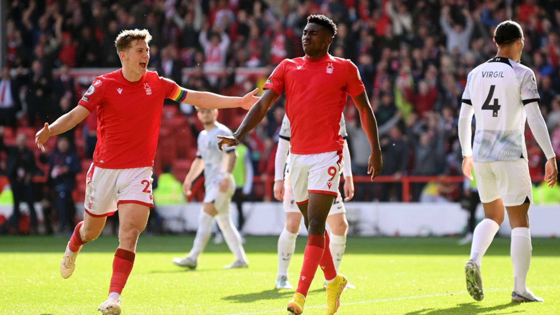 包括争冠焦 包括争冠焦